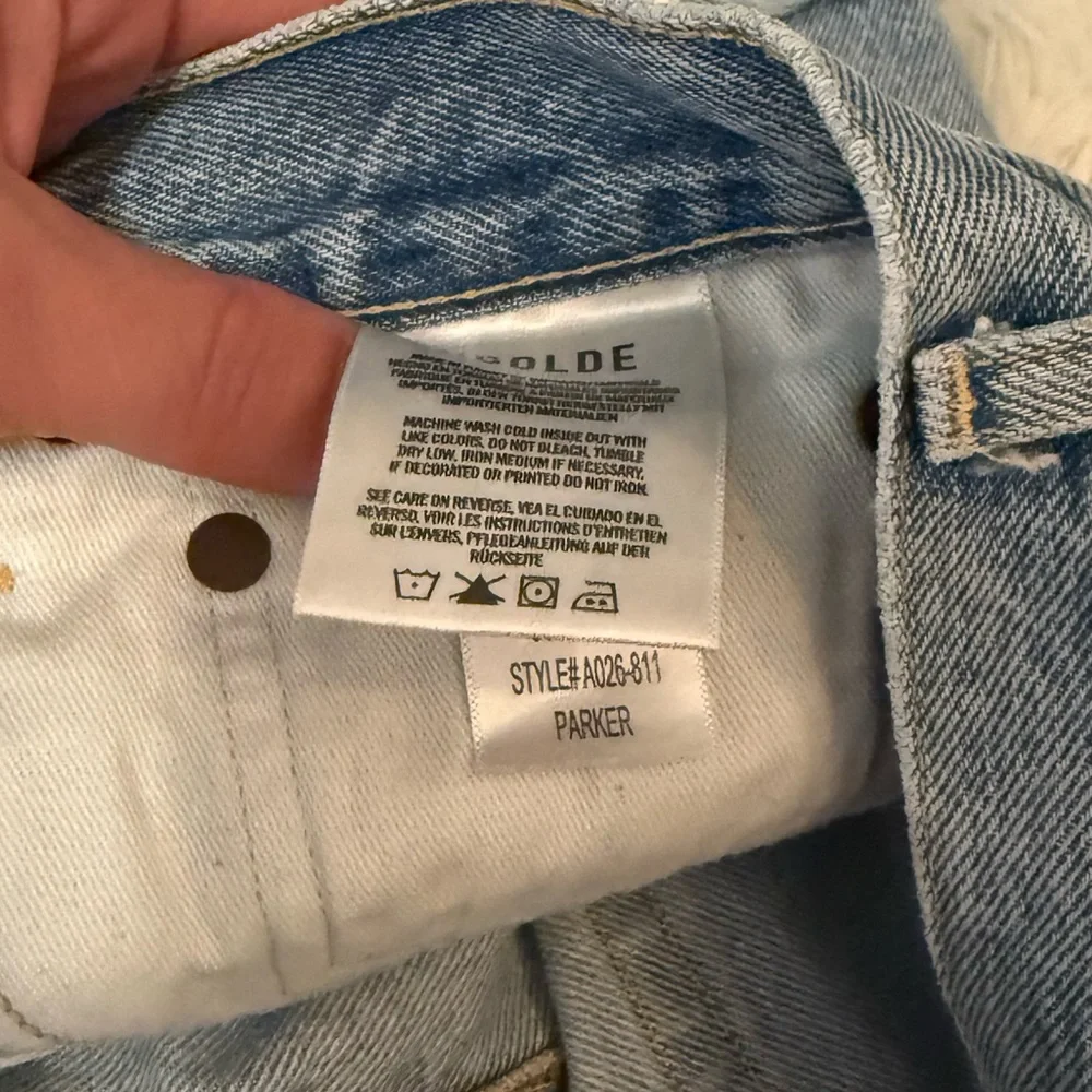 AGOLDE Parker Denim Shorts, Size 26 - Picture 4 of 5